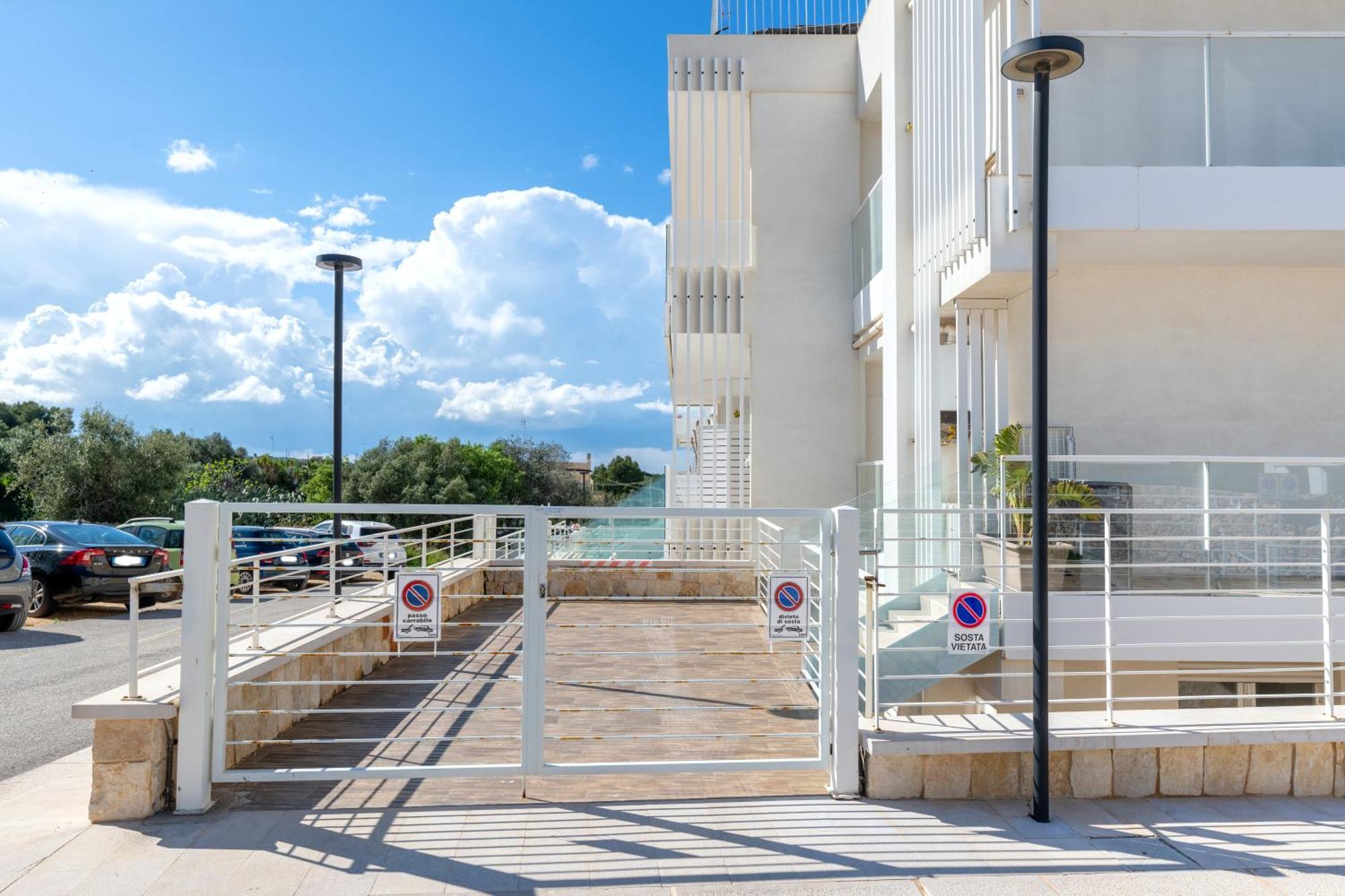 Exclusive Deluxe Apt Up To 6 People & Heated Tub Polignano a Mare Exterior photo