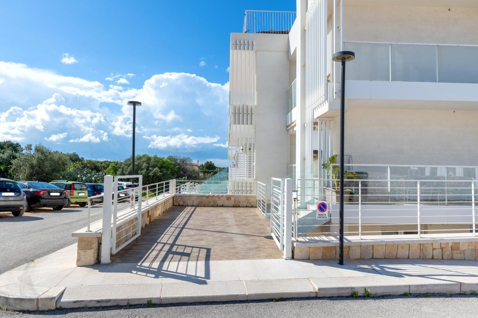 Exclusive Deluxe Apt Up To 6 People & Heated Tub Polignano a Mare Exterior photo