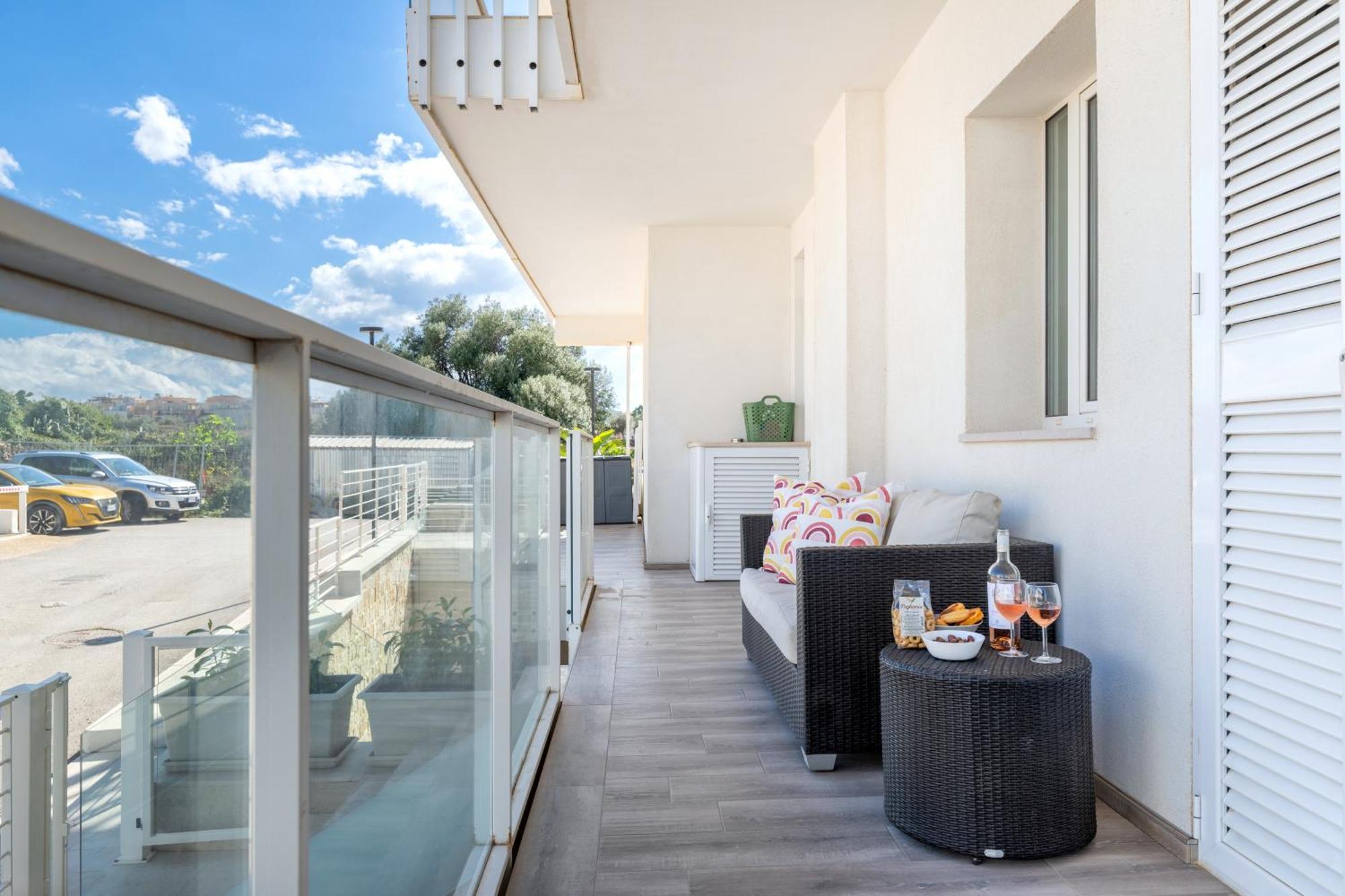 Exclusive Deluxe Apt Up To 6 People & Heated Tub Polignano a Mare Exterior photo