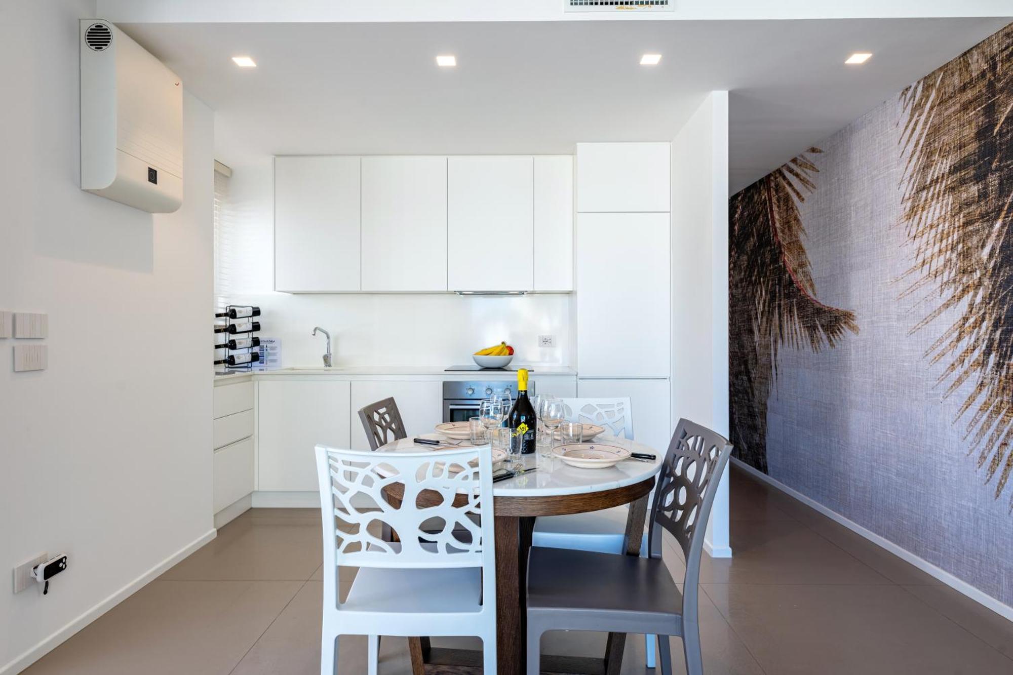 Exclusive Deluxe Apt Up To 6 People & Heated Tub Polignano a Mare Exterior photo